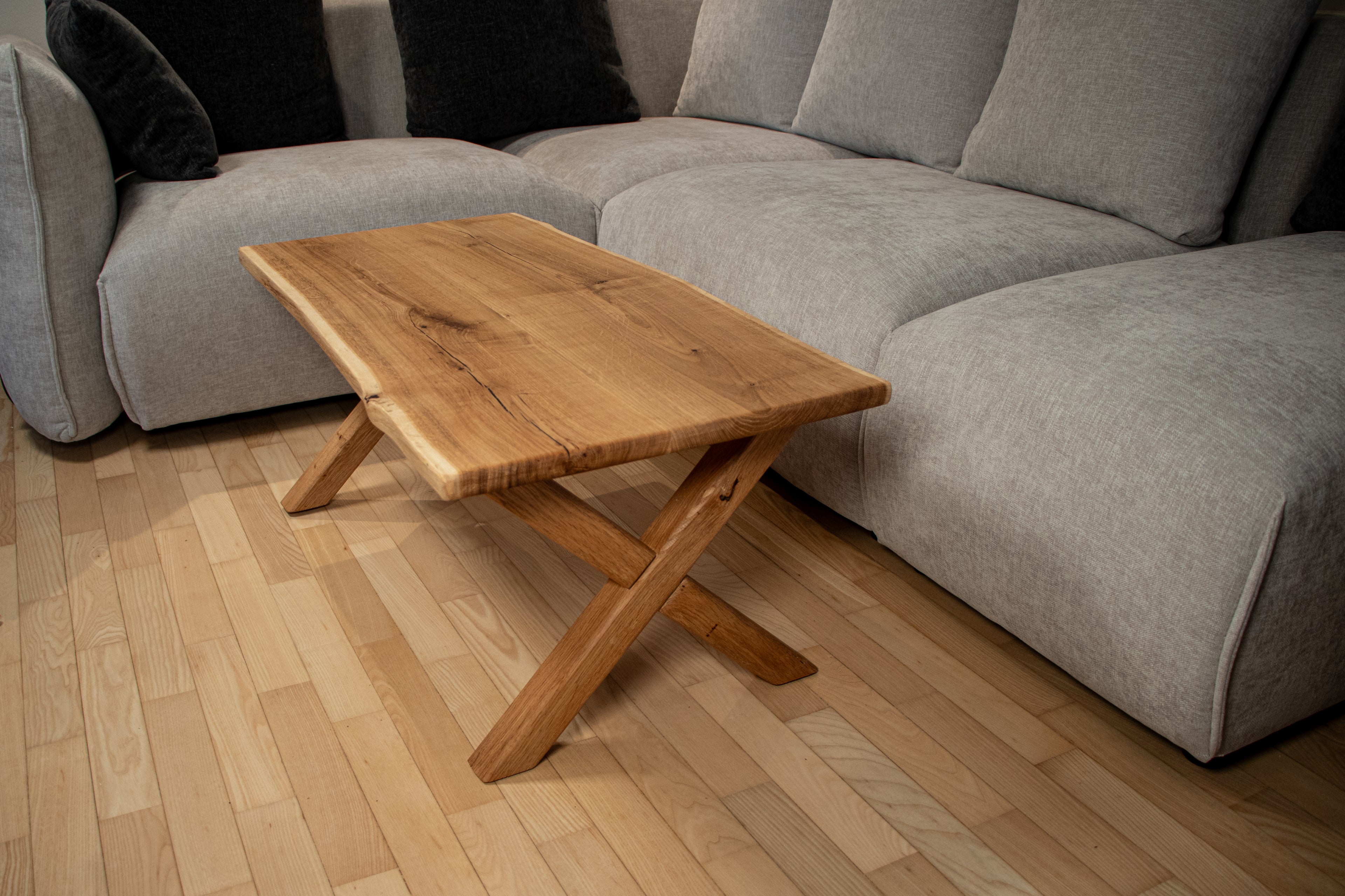 Masivna hrastova mizica