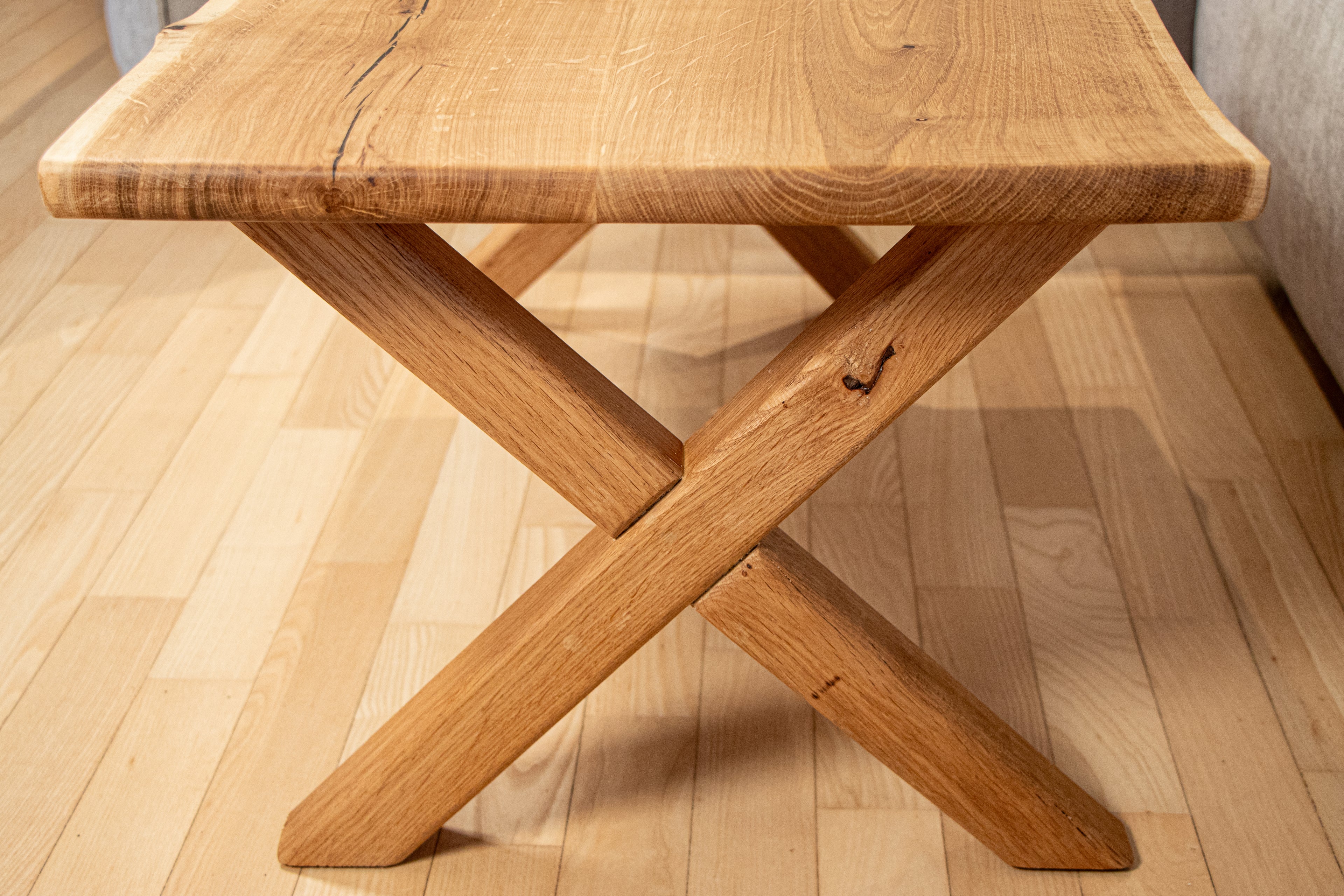 Masivna hrastova mizica